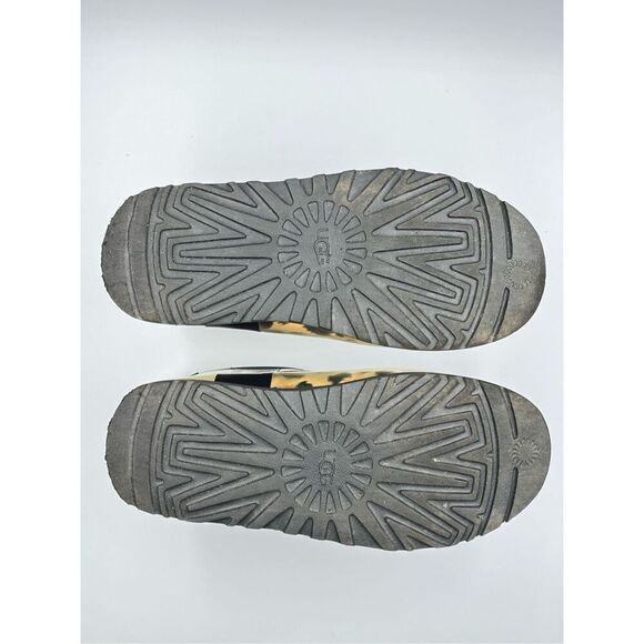 UGG Classic Clear Mini Panther Boot Bootie Waterproof Animal Print Size US 6 EUC - Picture 5 of 12